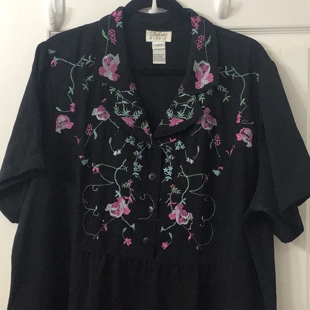 Chelsea Studios Sz 24W Black High Waisted Floral Embroidered Maxi Shirt Dress.